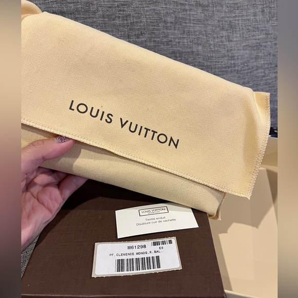 Louis Vuitton Clemence wallet in monogram rose ballerine interior - Picture 4 of 6